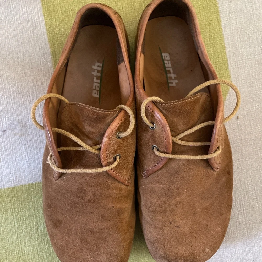 Earth lace up shoes